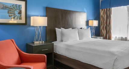 Best Western Plus Tech Medical Center Inn Room Type - Accessible - 1 King, Mobility Accessible, Communication Assistance, Bathtub, Microwave And Refrigera Best Western Plus Tech Medical Center Inn Room Type - Accessible - 1 King, Mobility Accessible, Communication Assistance, Bathtub, Microwave And Refrigera