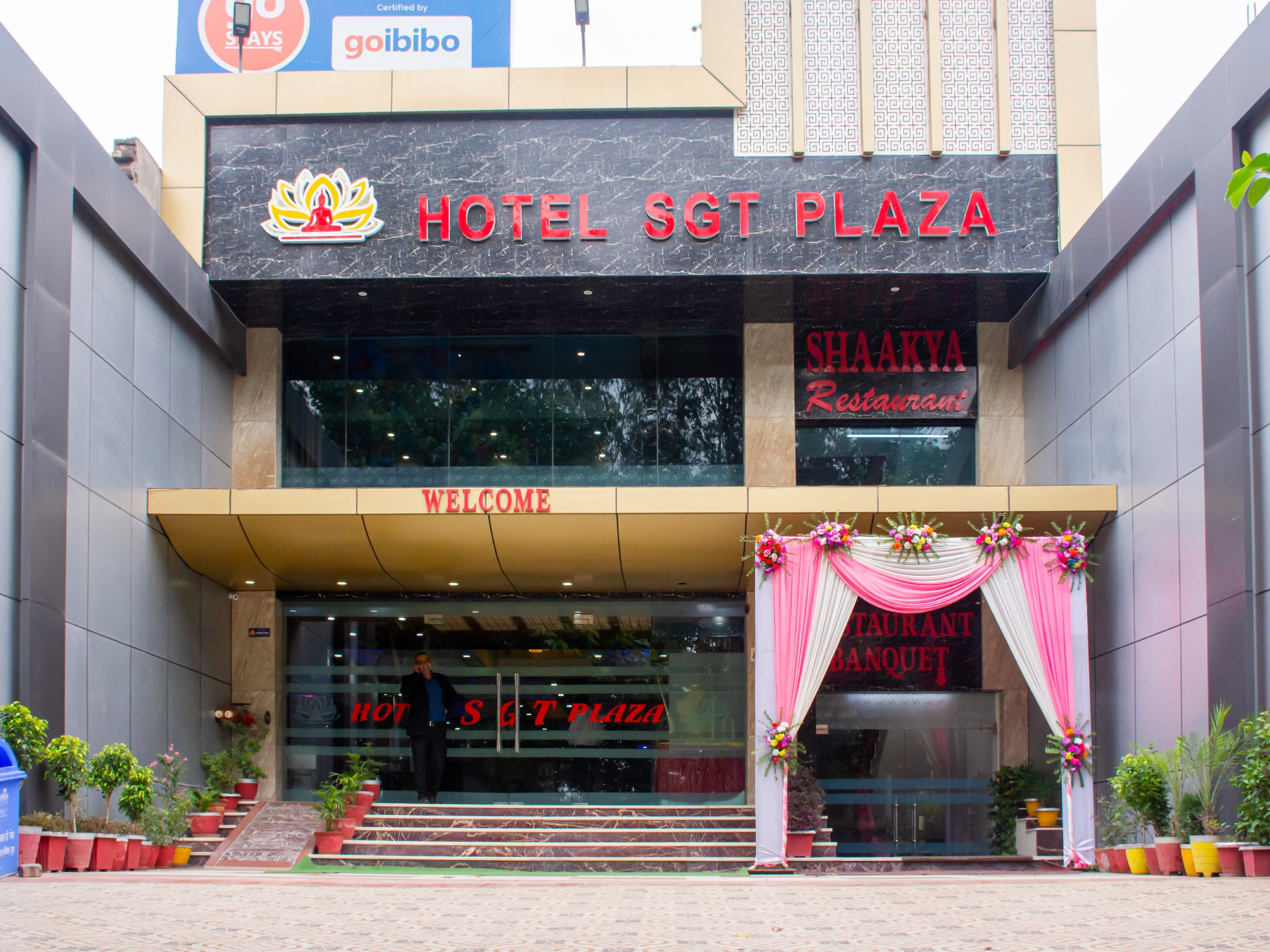 HOTEL SGT PLAZA - Tap to explore photos