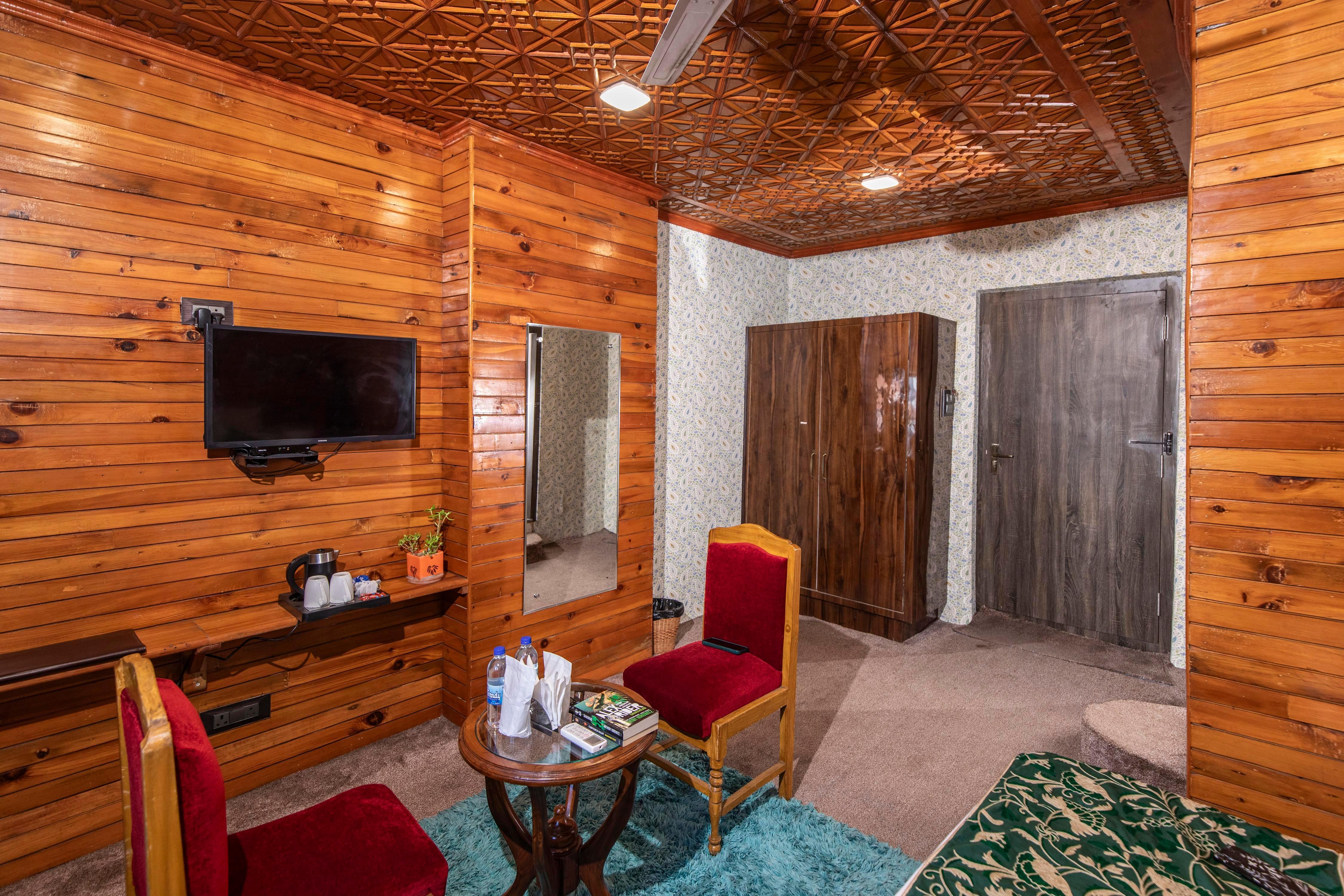 Heritage bungalow Room Type - AC Heritage Premium Room + Free Wifi