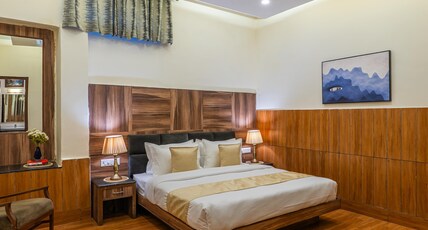 Perfectstayz Premium Seven Oaks Room Type - Standard Room