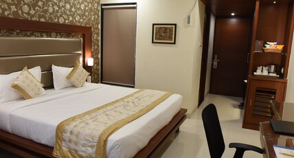 Hotel Grand Rajputana Room Type - Rajputana Standard King Bed (at Railway Station)