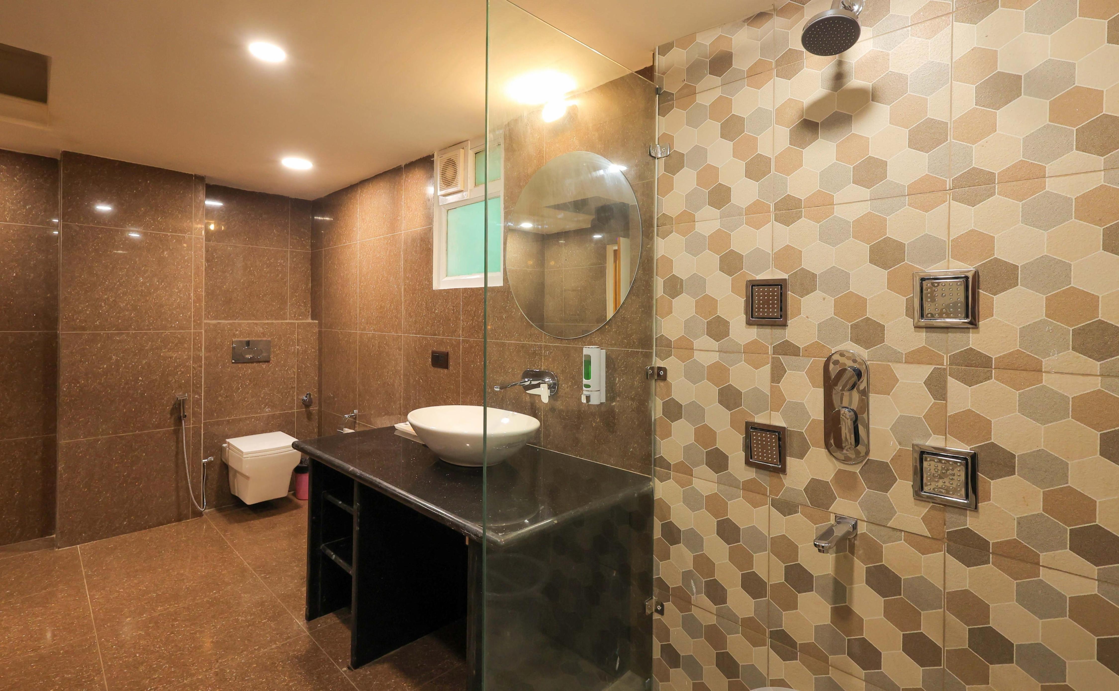 Hotel Ganga Ratan - Tap to explore photos