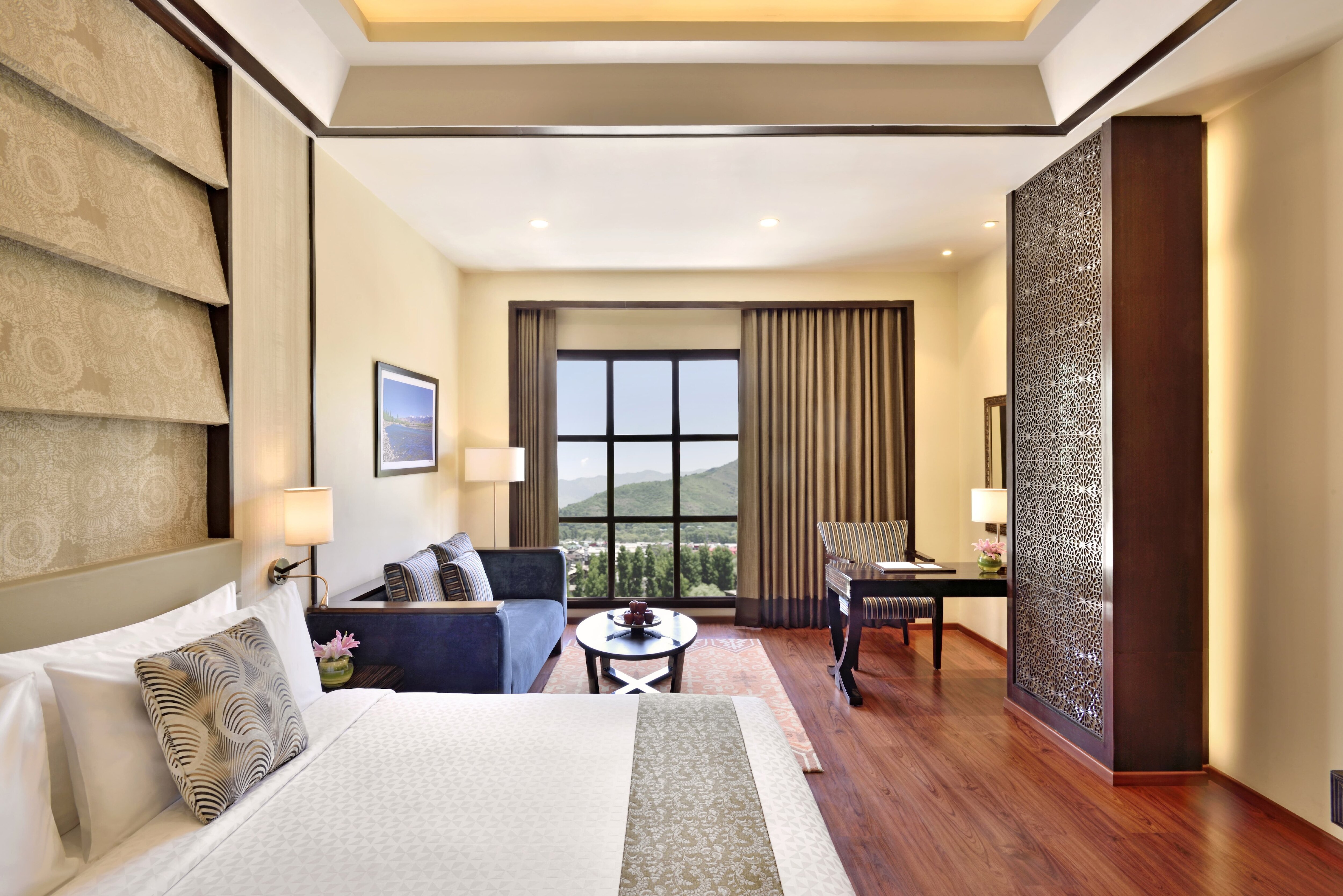 Four Points by Sheraton Srinagar - Tap to explore photos