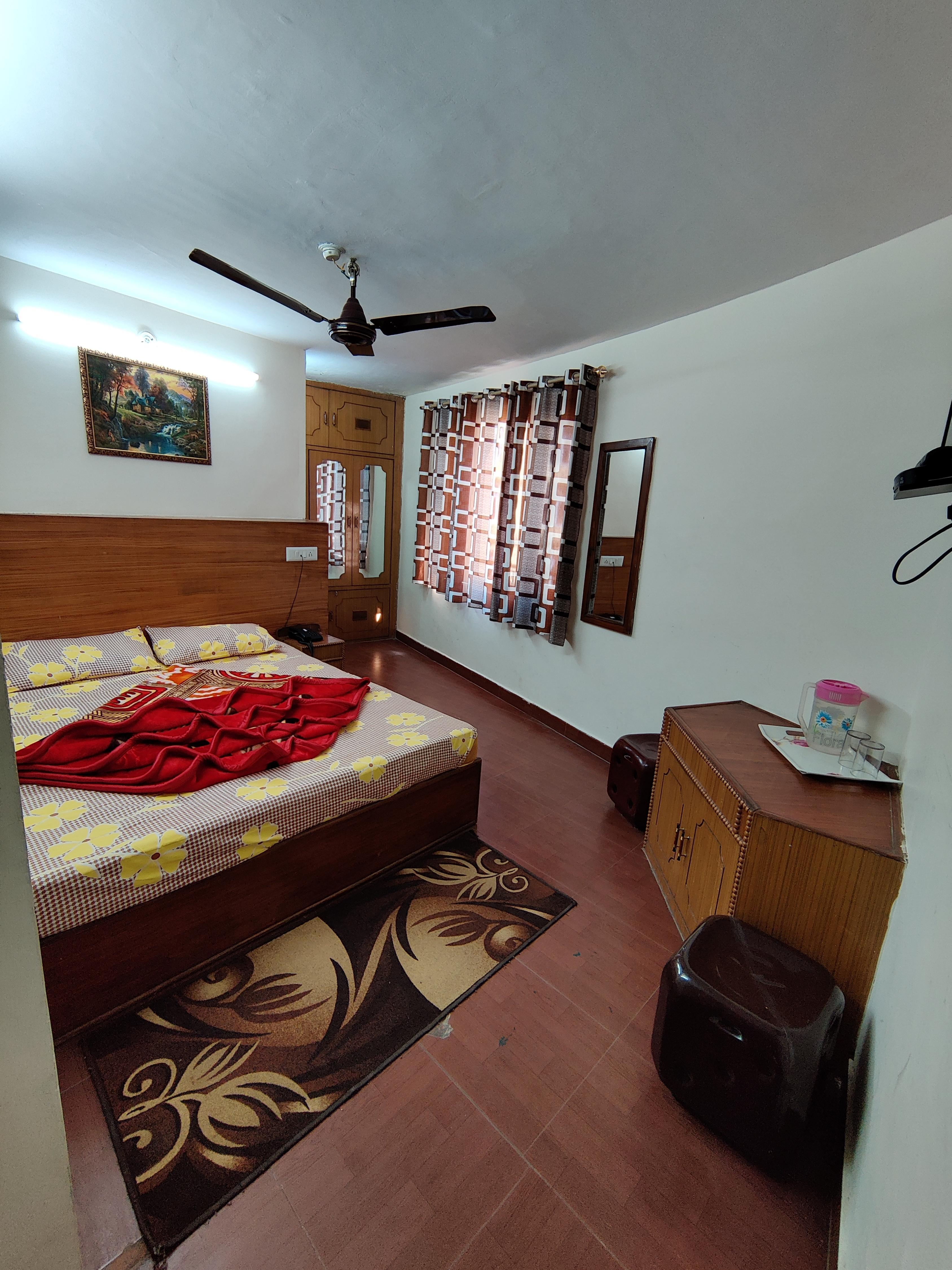 Hotel Alankar Room Type - Deluxe Family Room