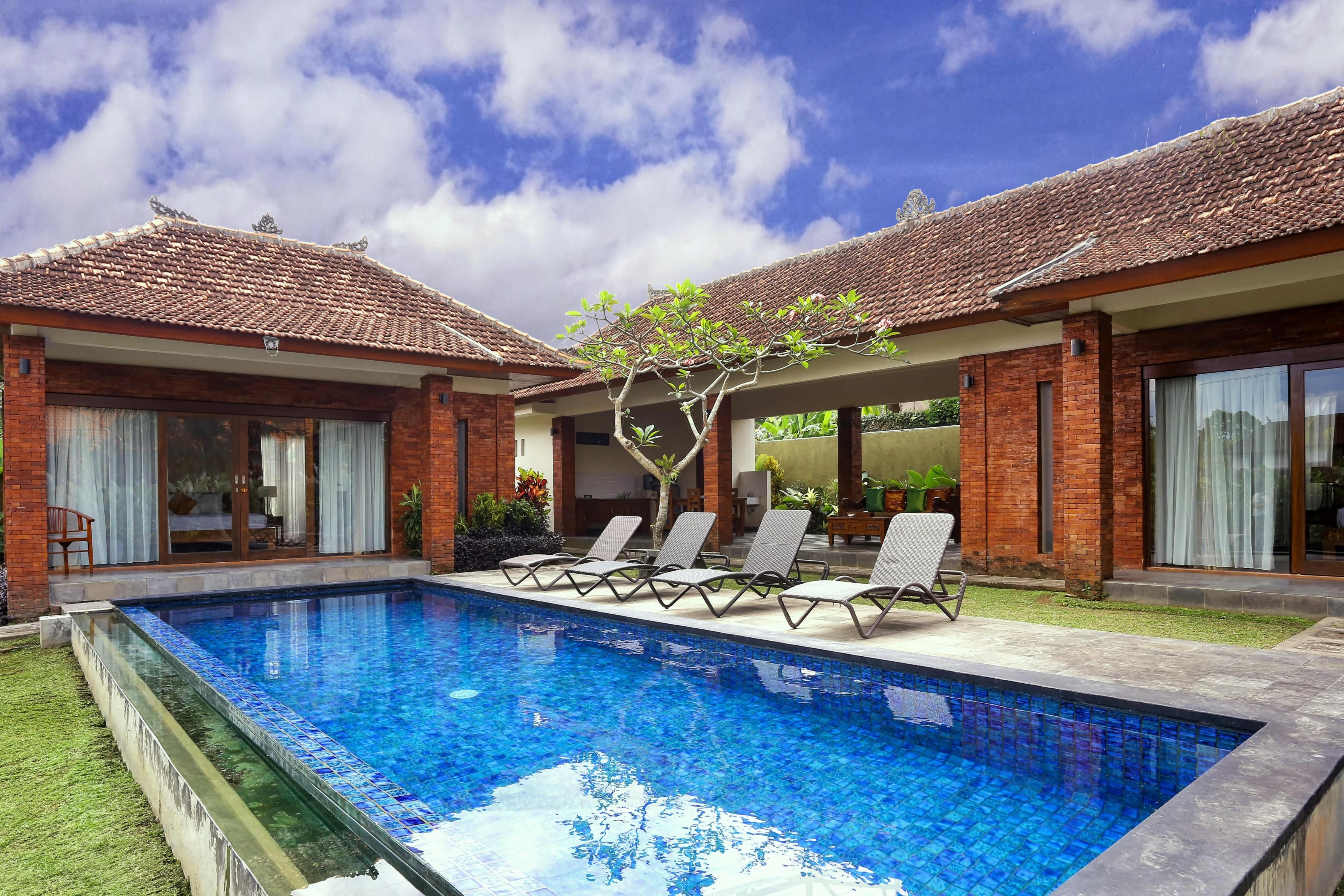 Ubud Heaven Sayan ,Bali - Tap to explore photos