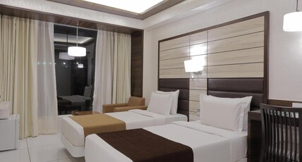 Hotel Silver Heights Room Type - Executive Twin Bed Room