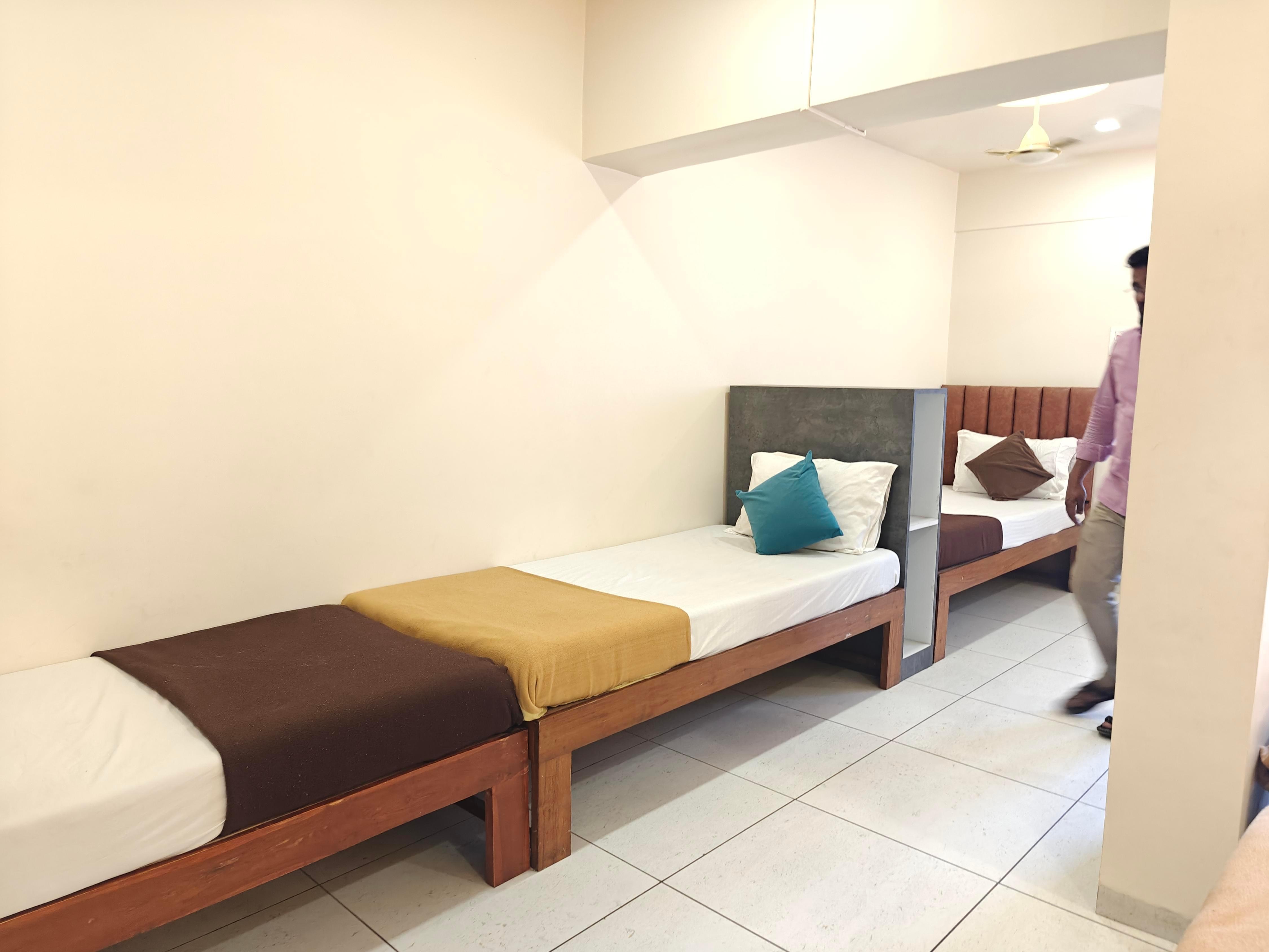 Central Inn Kolhapur Room Type - Family room