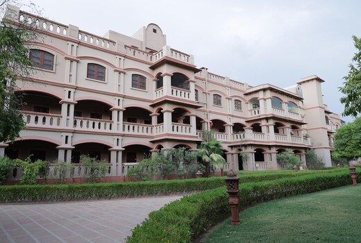 MVT Guesthouse & Restaurant