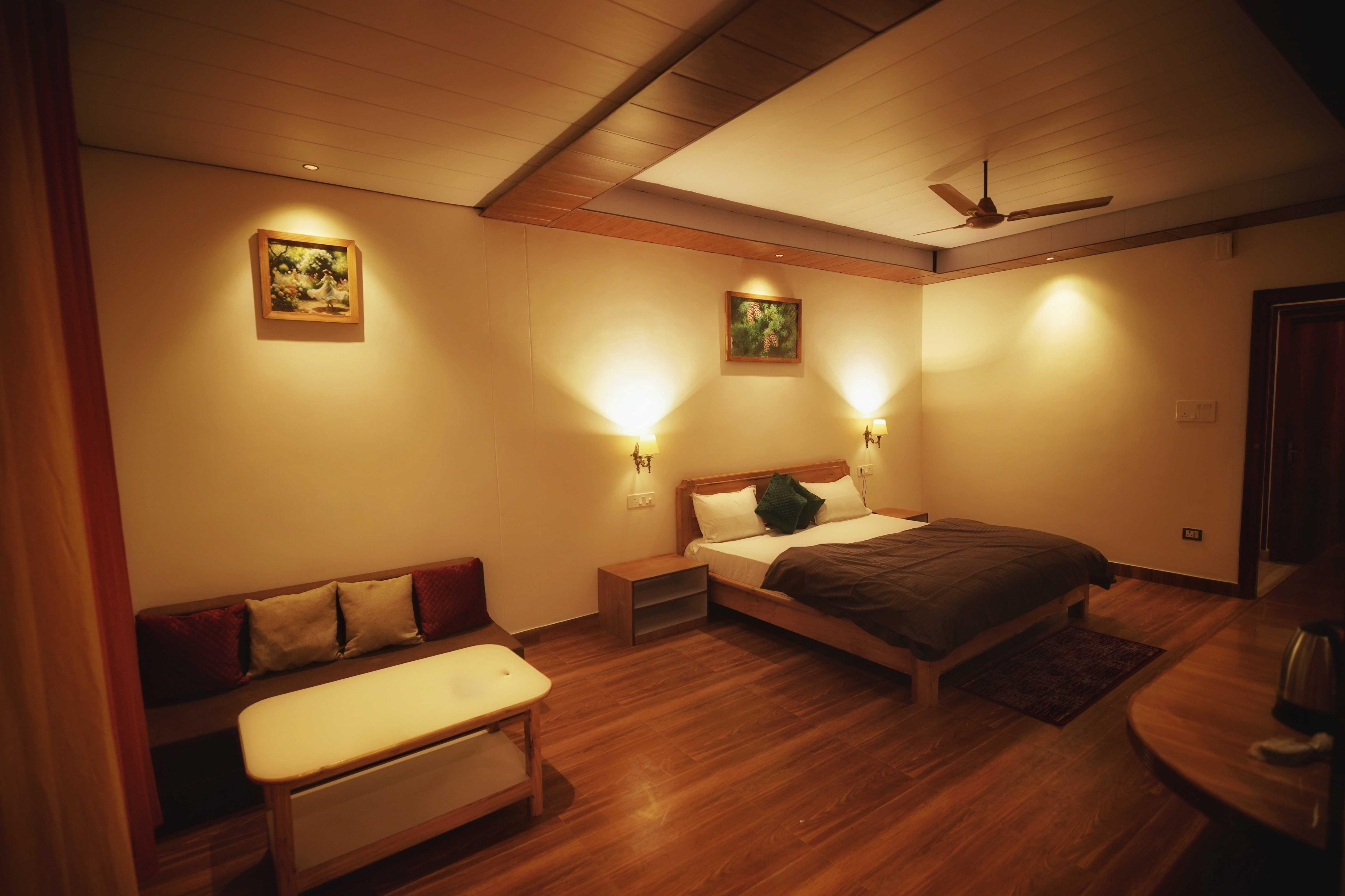 Plaza hotel Room Type - GRAND DELUXE ROOM