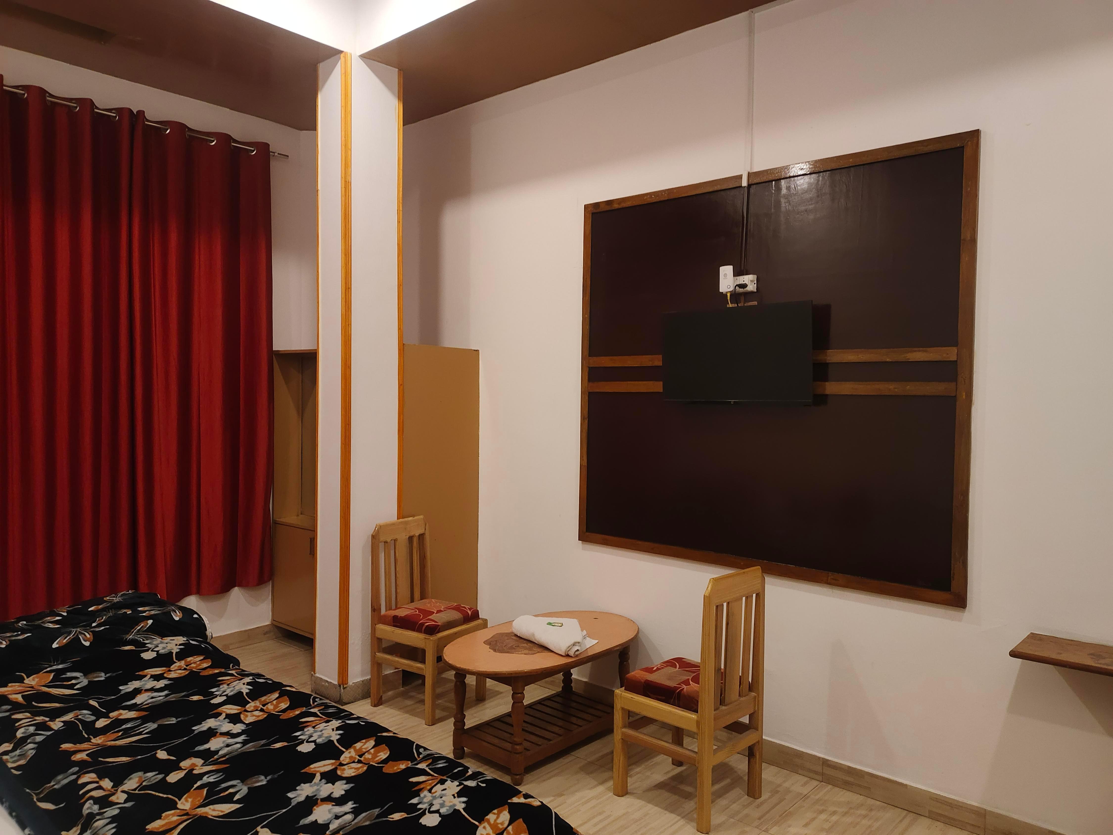 Plaza hotel - Tap to explore photos