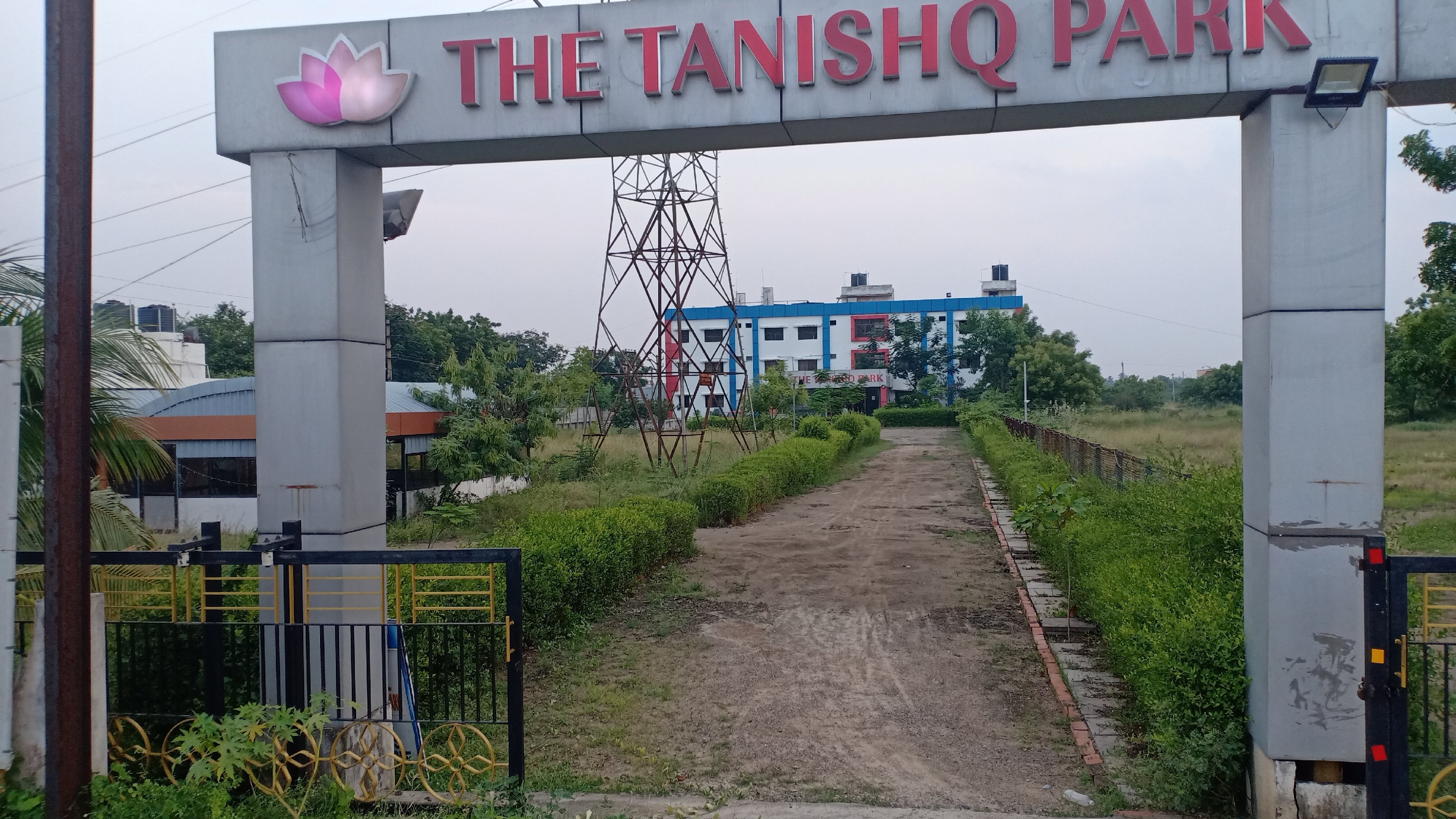 THE TANISHQ PARK - Tap to explore photos