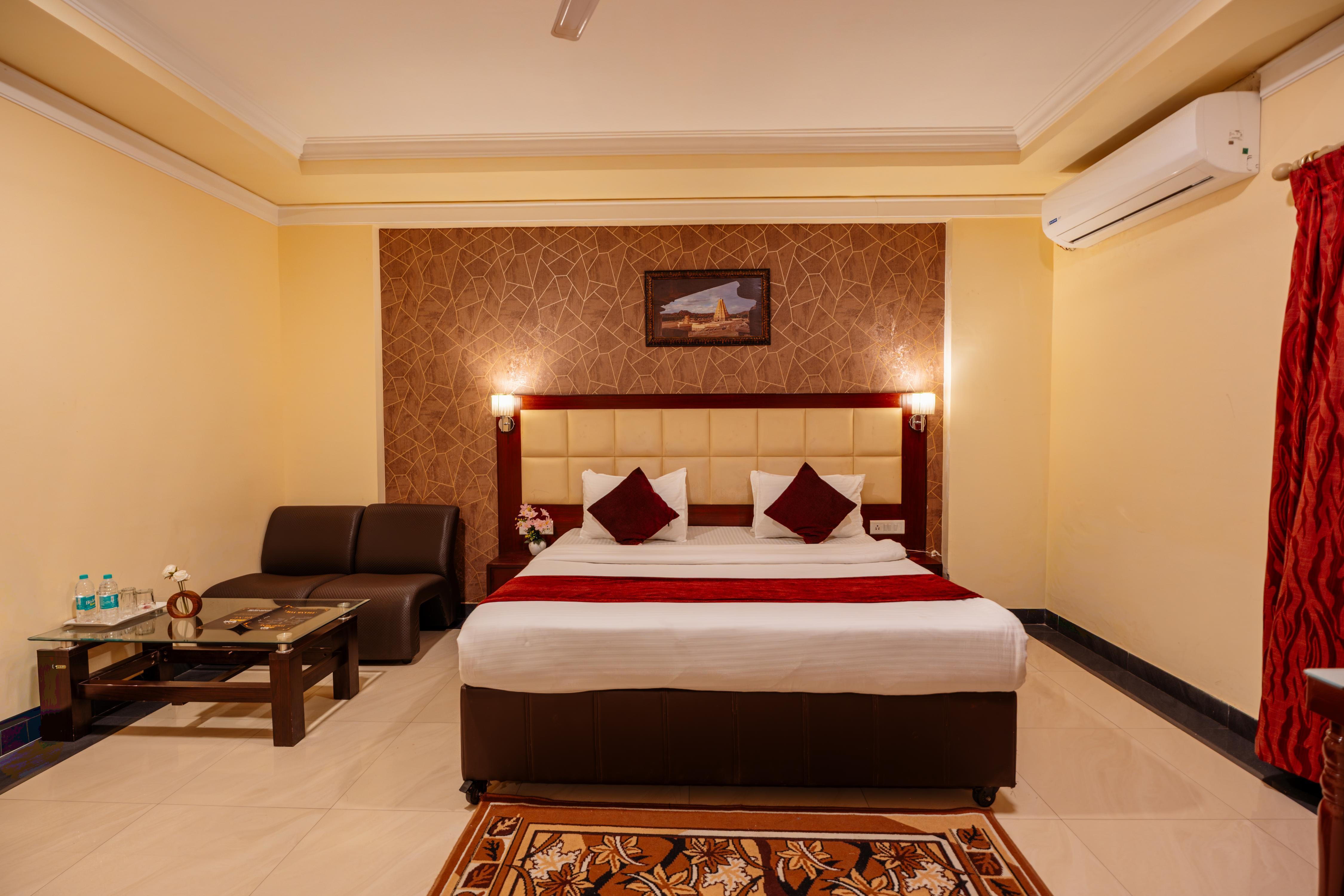 ANANYA COMFORTSS Room Type - Deluxe Room