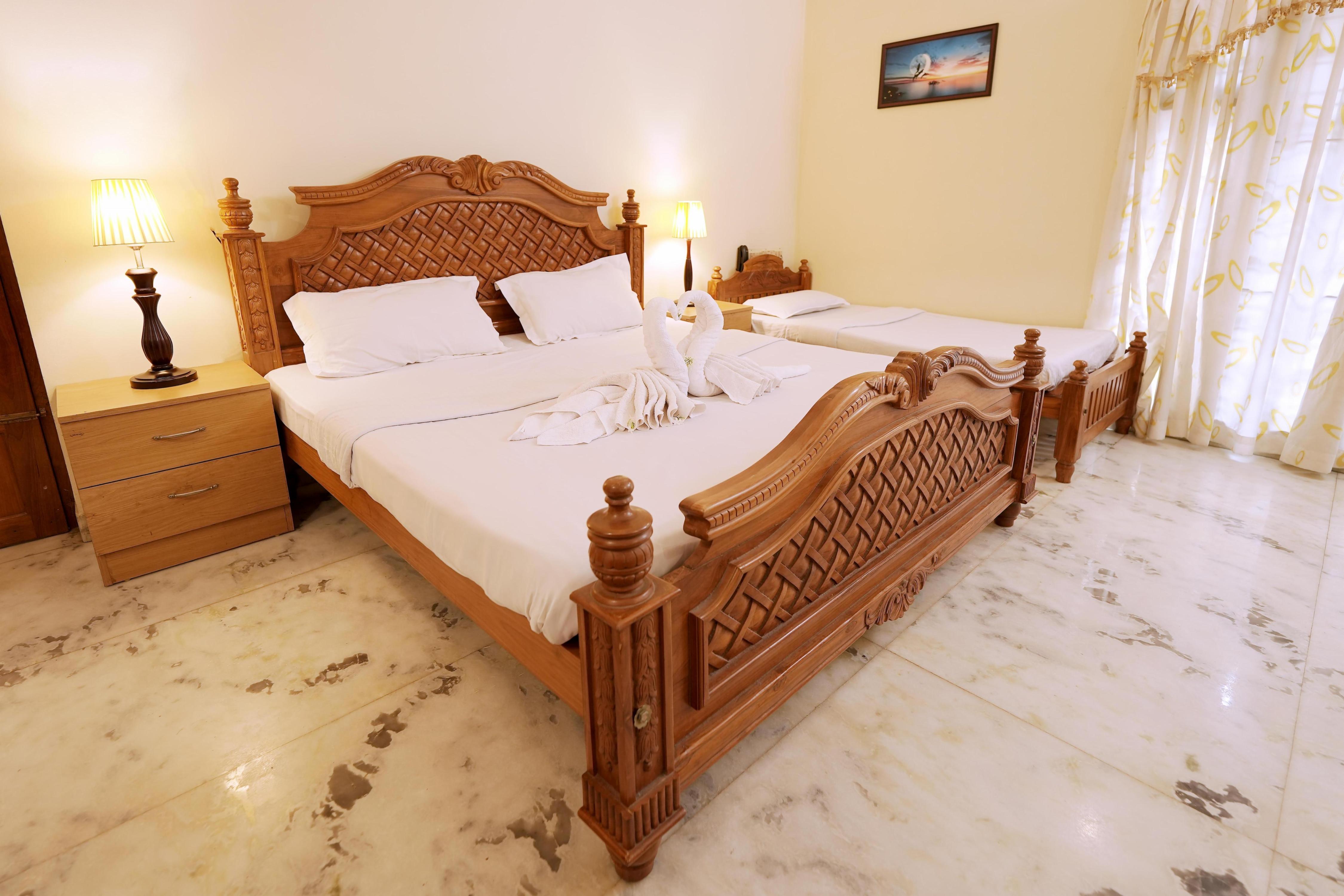 Metropolitan Serviced Villa | 10 min to Kaloor Stadium - Tap to explore photos