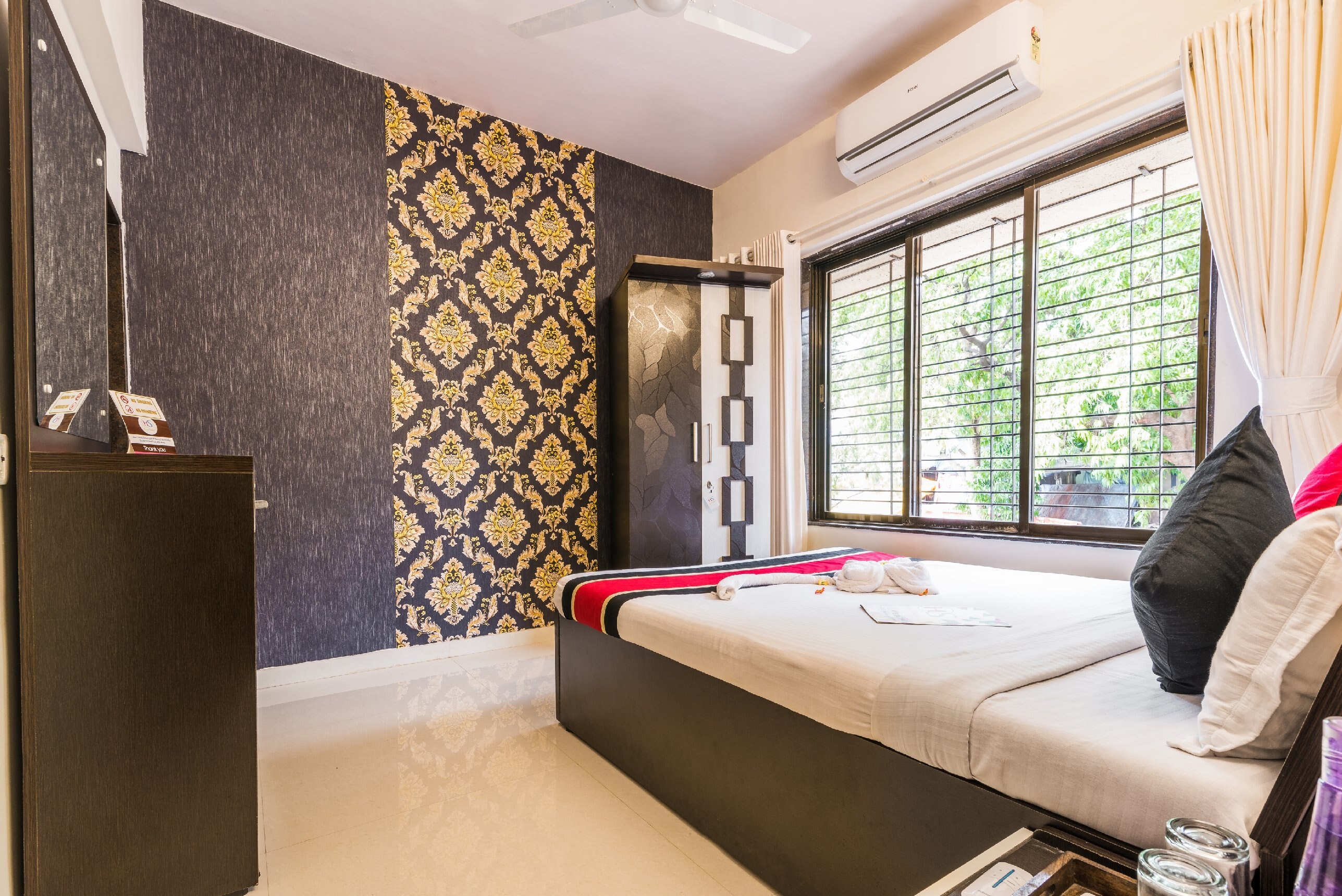 Smartotel Apartment | Rooms & Caretaker - Tap to explore photos