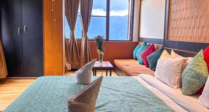 Rare Himalayas Meridian  2 Minutes from MG Marg, Gangtok Room Type - Meridian Mountain View Rooms