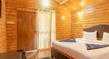 Rock Bite Beachfront Resort Room Type - PINE WOOD HUTS