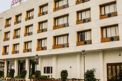 Solitaire Hotel & Resort