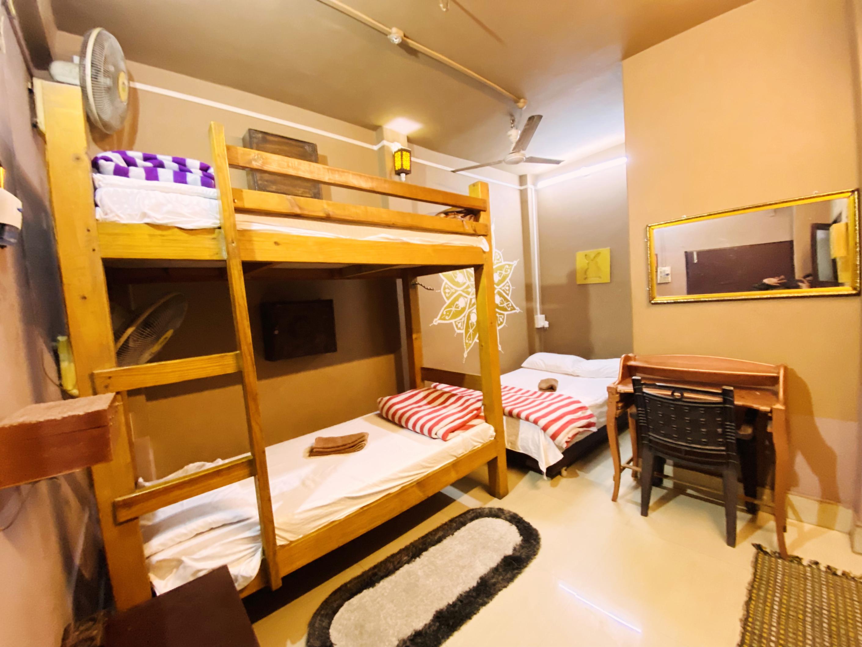 Stay Inn's Heritage | Near Dashashwamedh Ghat - Tap to explore photos