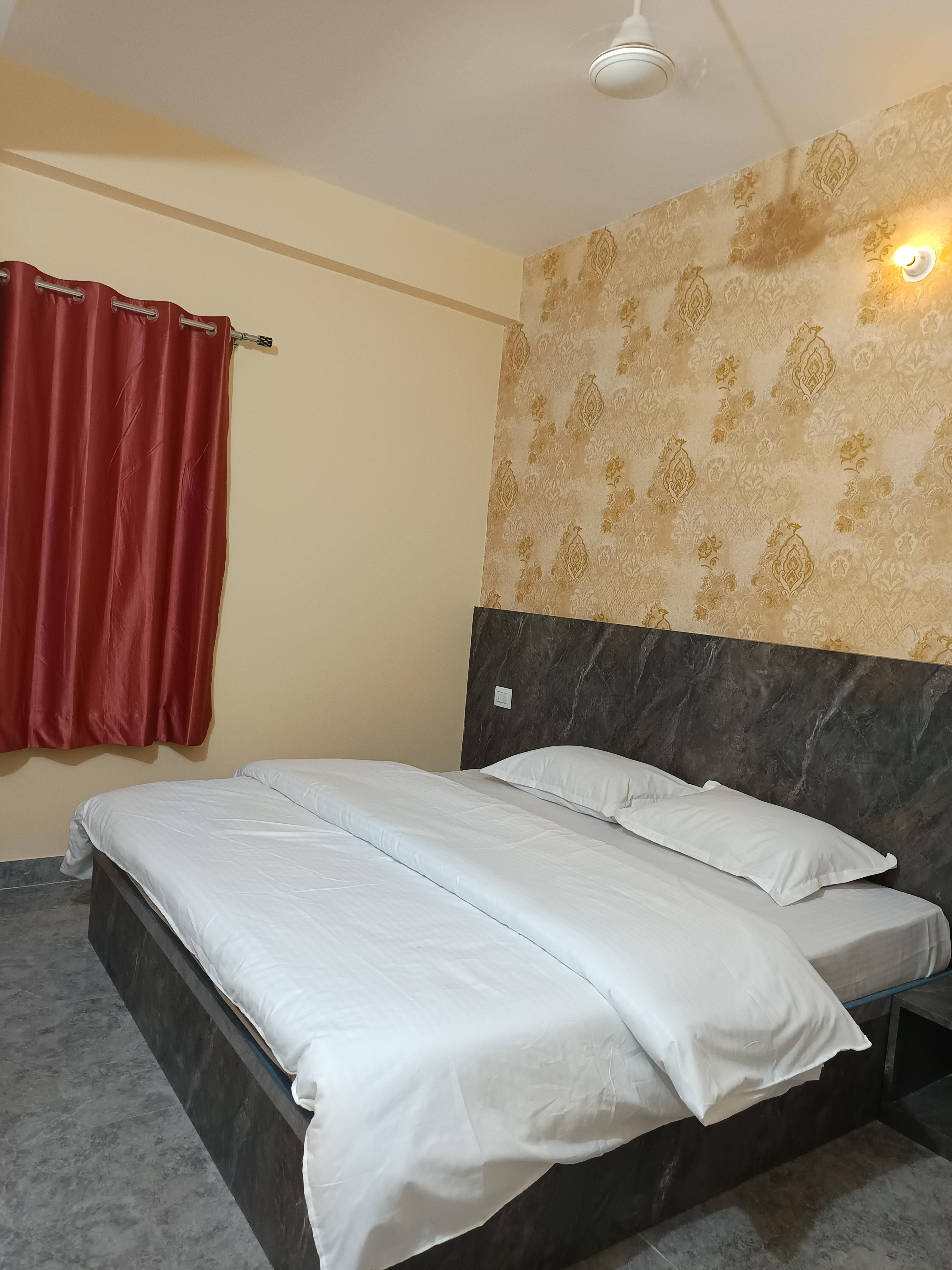 Hotel Shree Ram - Tap to explore photos