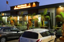 Trilochana Hotel & Restaurant