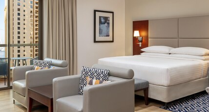 Sheraton The Walk Dubai Room Type - Deluxe Guest room, 1 King, Partial sea view, High floor