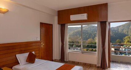 Mount View Pokhara Room Type - Deluxe Twin Room With Balcony
