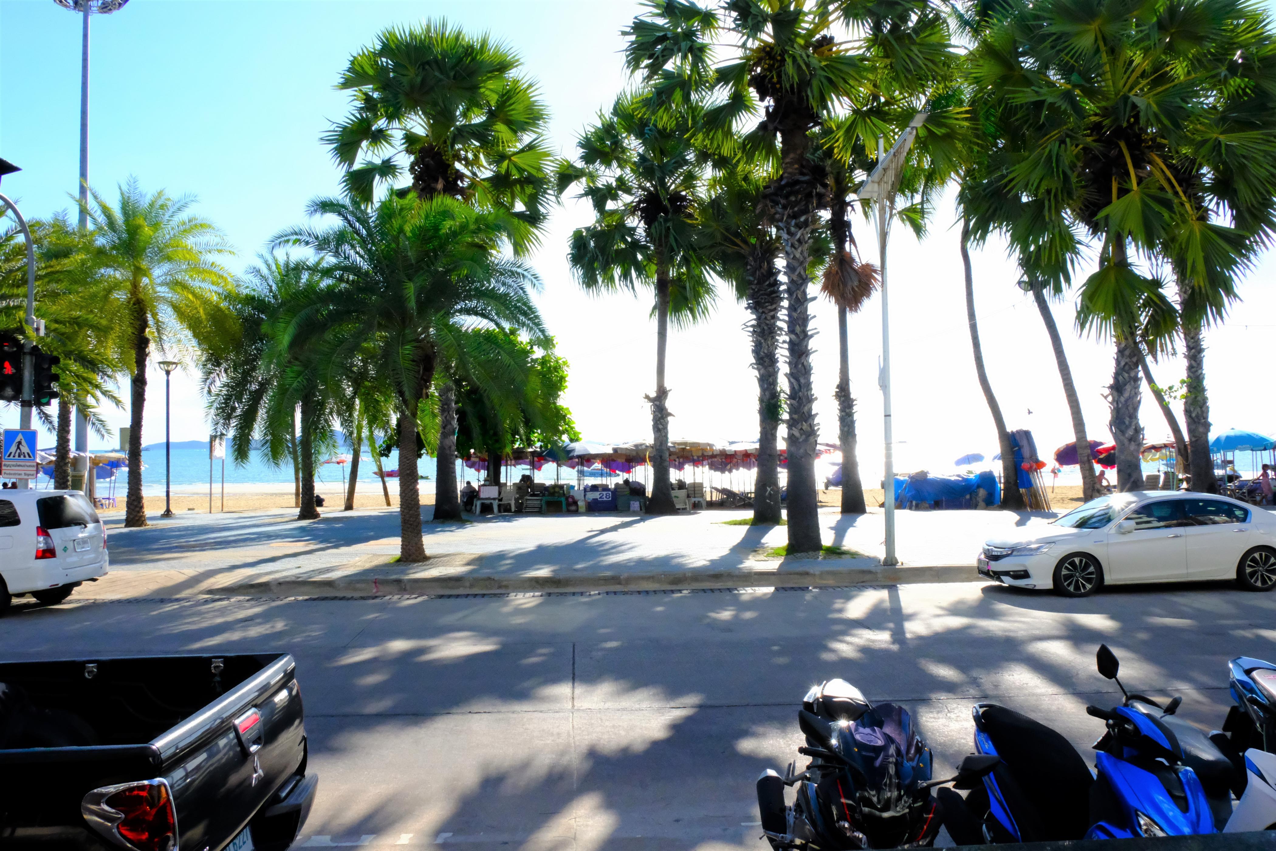 The Beach Front Resort Pattaya - Tap to explore photos