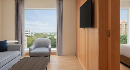 Fairfield By Marriott Amritsar Room Type - Fairfield King Suite with Seating Area access
