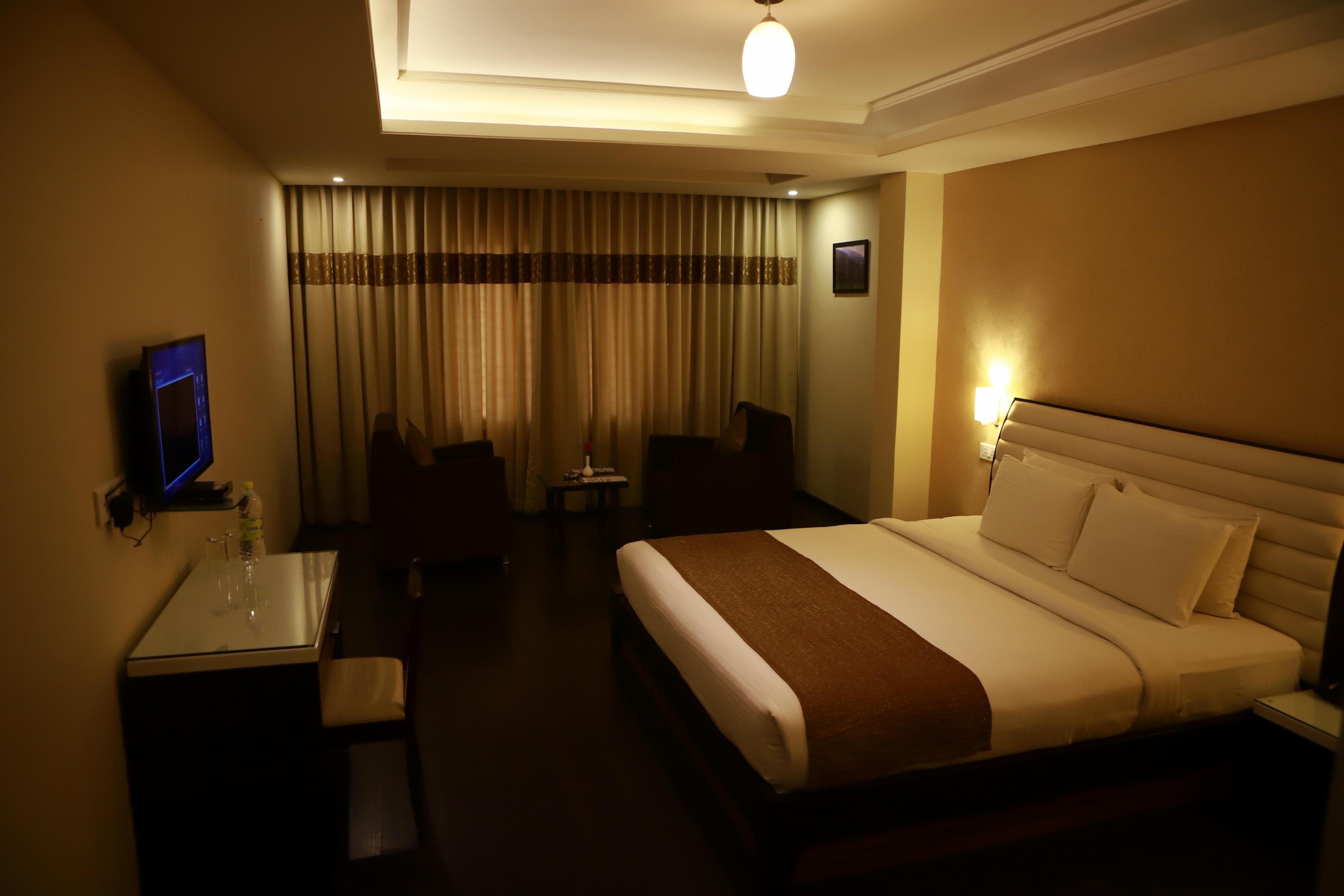 Hotel Swarnaa Paradise - Tap to explore photos