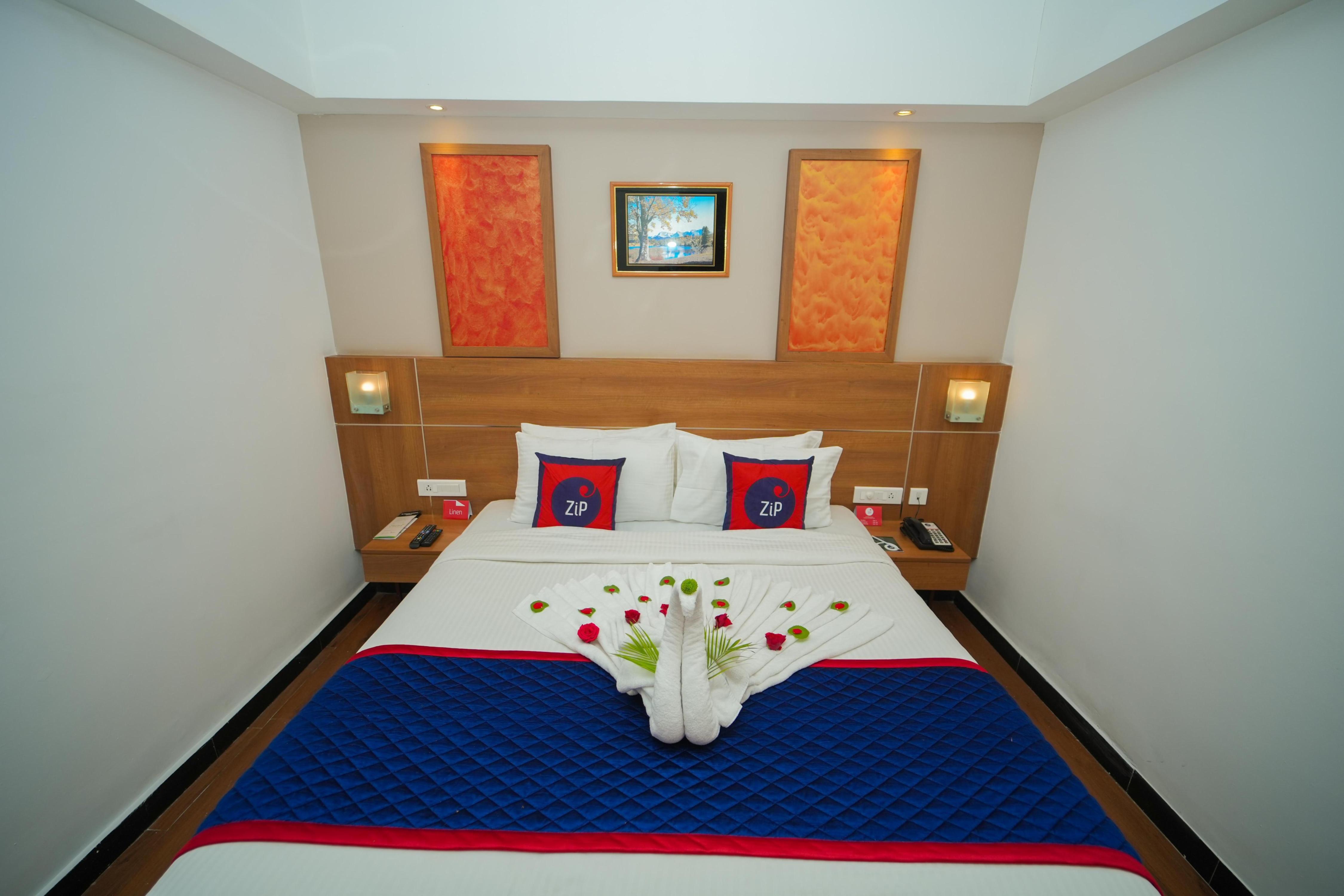 Zip By Spree Hotels Mangala International - Tap to explore photos