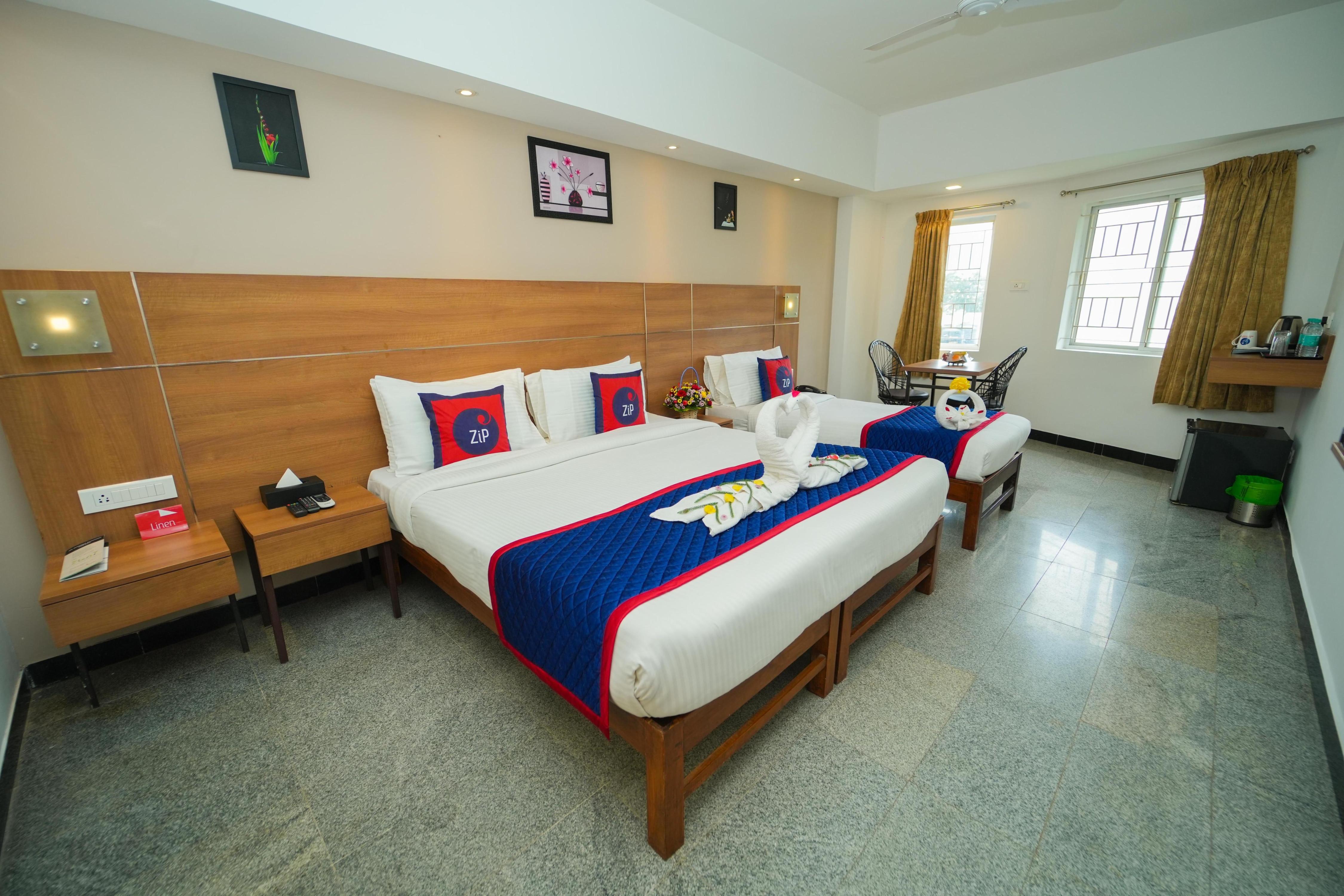 Zip By Spree Hotels Mangala International Room Type - Deluxe Triple Beds