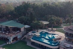 Manu Maharani Resort