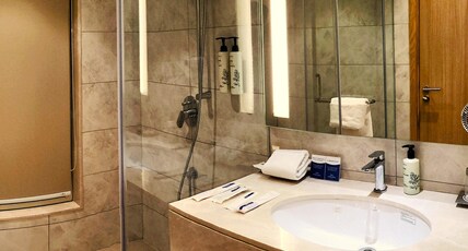 Golden Sarovar Portico Room Type - Executive Suite - 1 King Bed