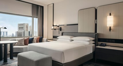 Hilton Singapore Orchard Room Type - King Marina Bay View Suite with Lounge Access Hilton Singapore Orchard Room Type - King Marina Bay View Suite with Lounge Access