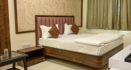 Hotel Shyam Palace Room Type - Luxury Room with Jacuzzi