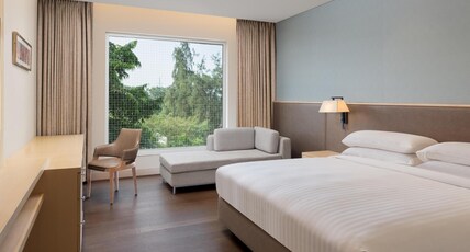 Indore Marriott Hotel Room Type - Deluxe King, Guest Room, 1 King Bed