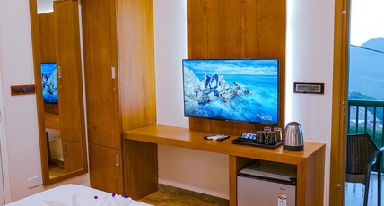 Palette Hill View Resort Vagamon Room Type - Mountain View AC Suite With Balcony Palette Hill View Resort Vagamon Room Type - Mountain View AC Suite With Balcony