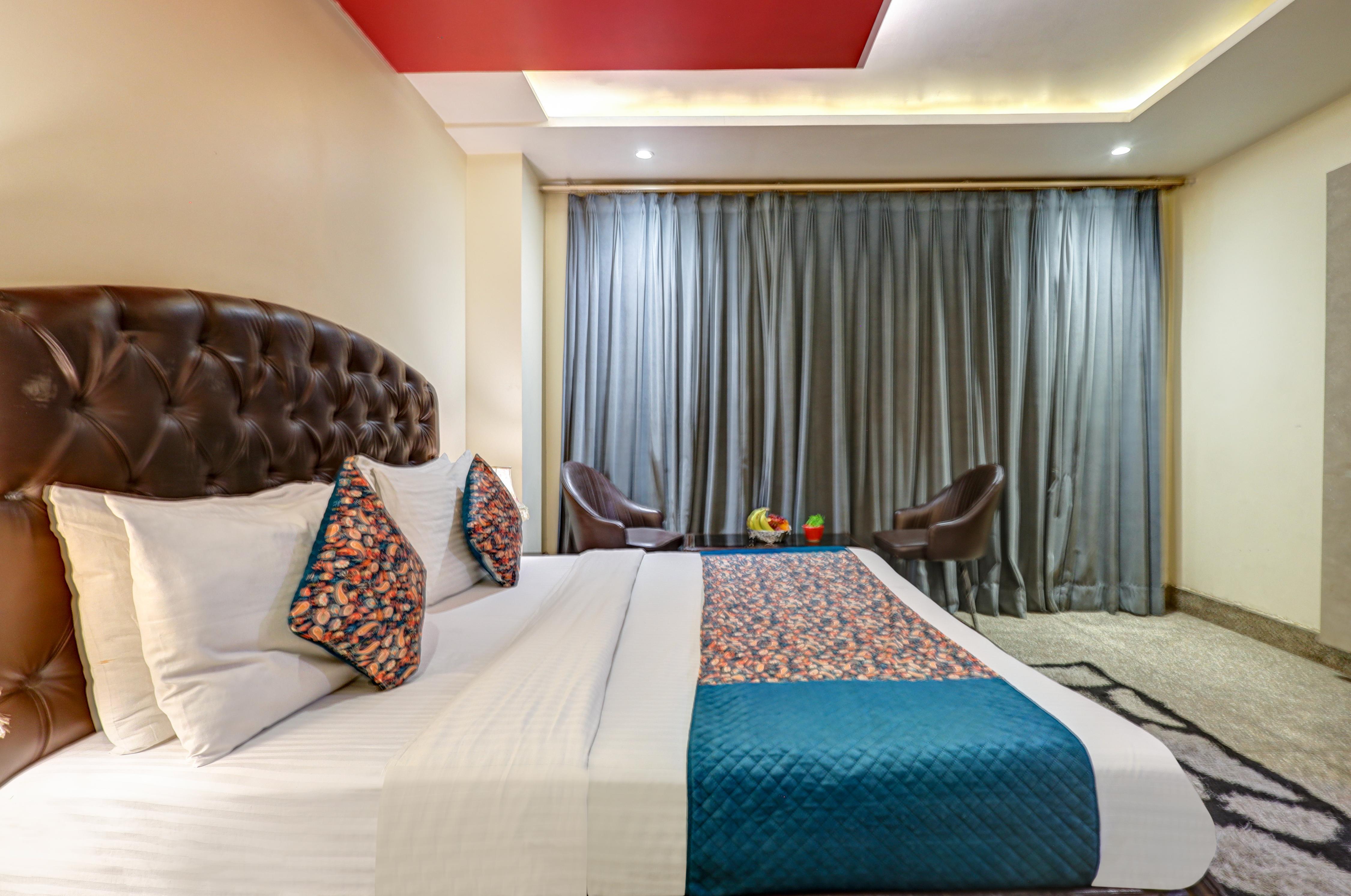 Hotel Karan Holidays Near Pitampura metro station - Tap to explore photos