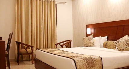 Hotel Varanasi Inn Room Type - Deluxe Double or  Twin Bed Room with Work Desk