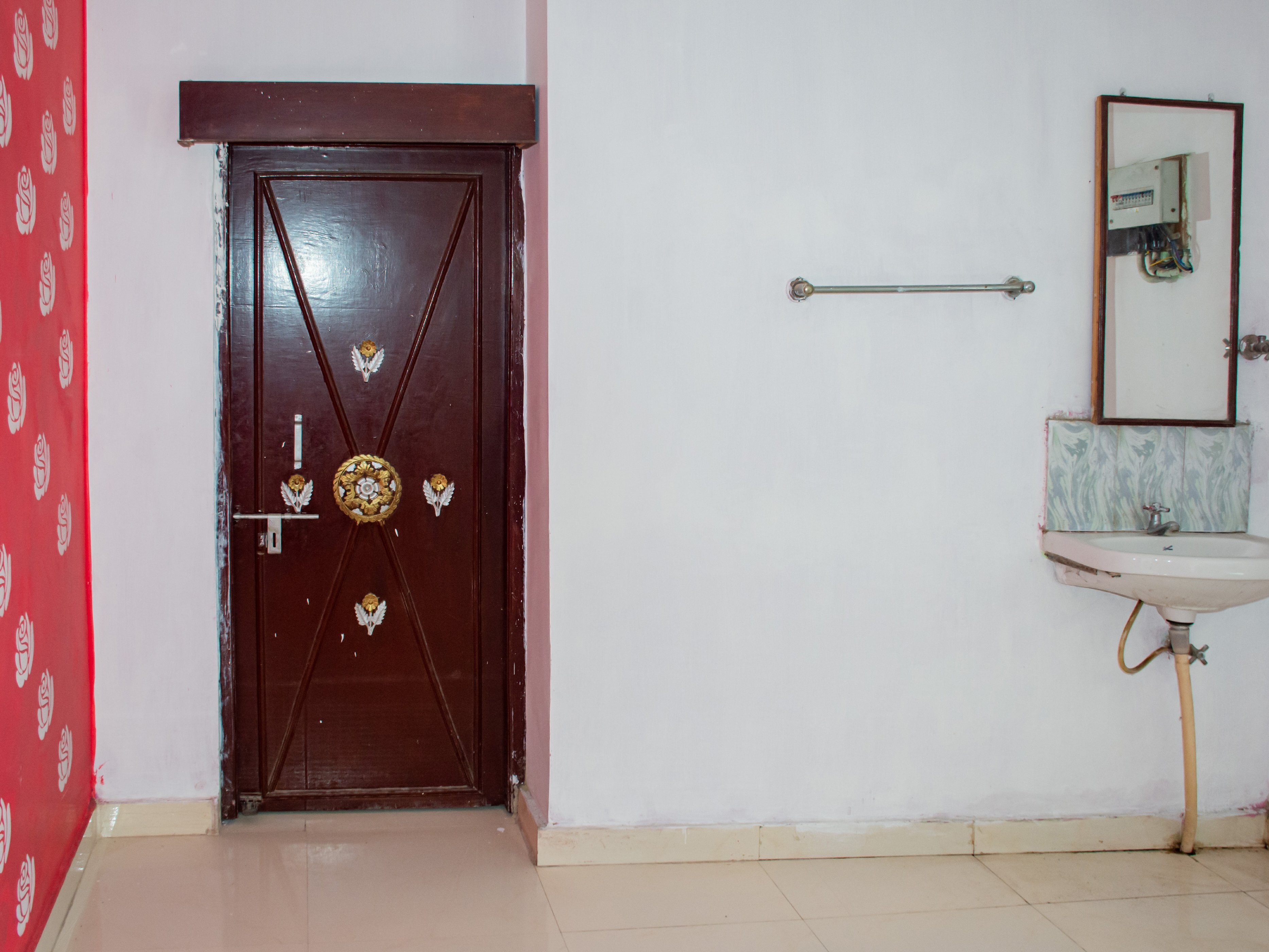 Mohit paying guest house - Tap to explore photos