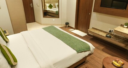 Hotel Maple Grand Room Type - Deluxe Room Hotel Maple Grand Room Type - Deluxe Room