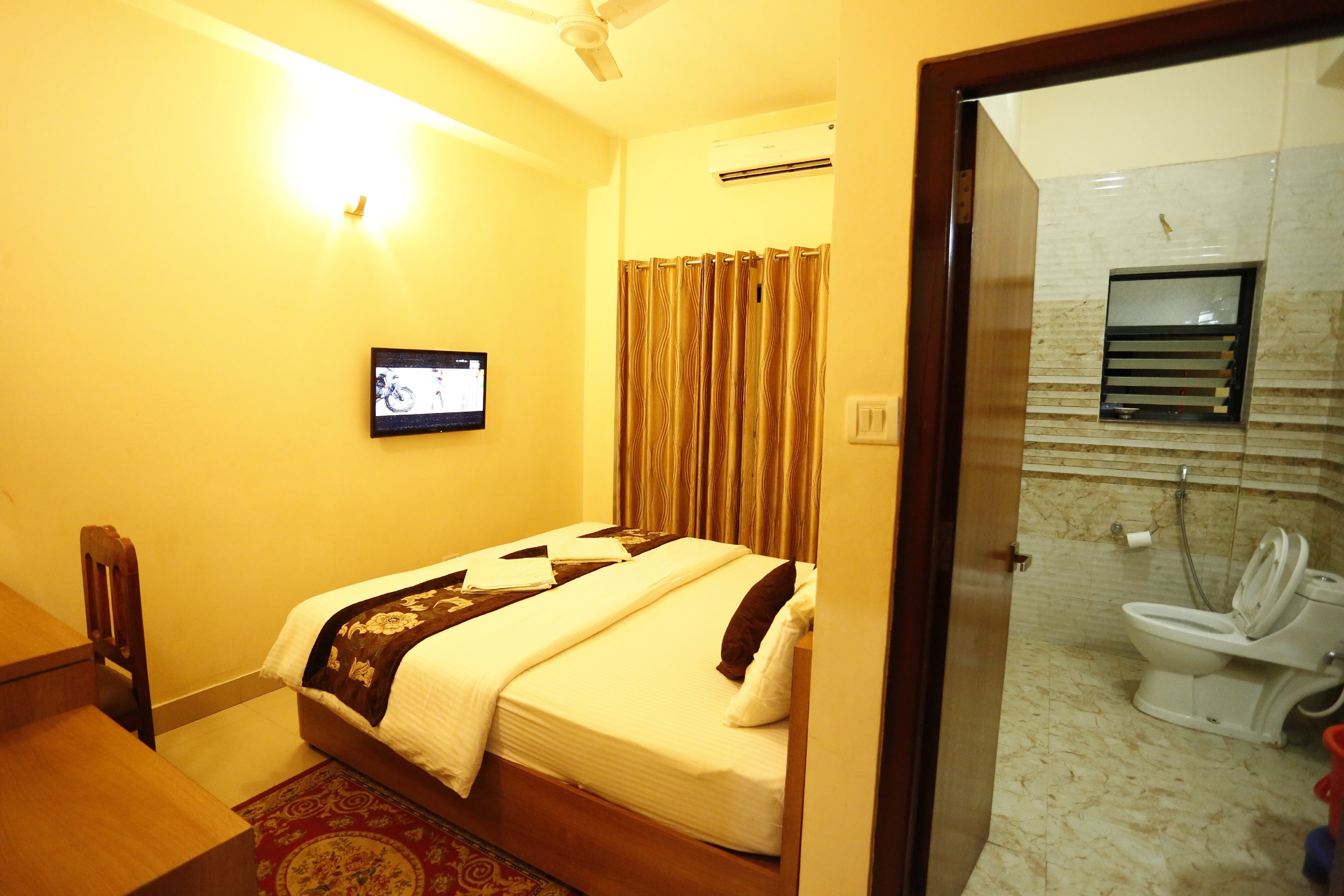 Mahadev Hotel - Tap to explore photos