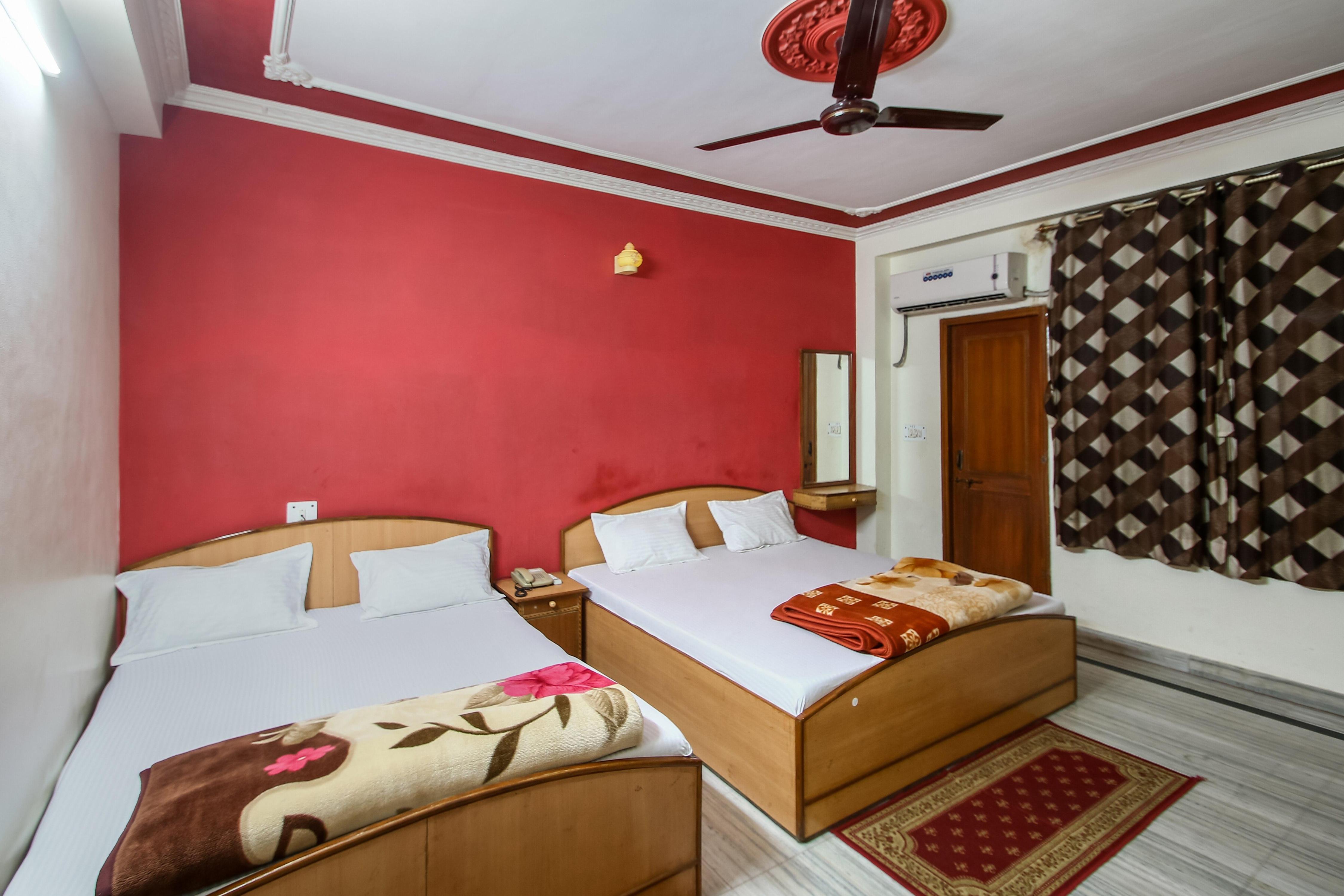 Hotel Giriraj Kripa - Tap to explore photos