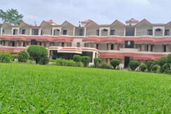 Hill View Hotel & Resort