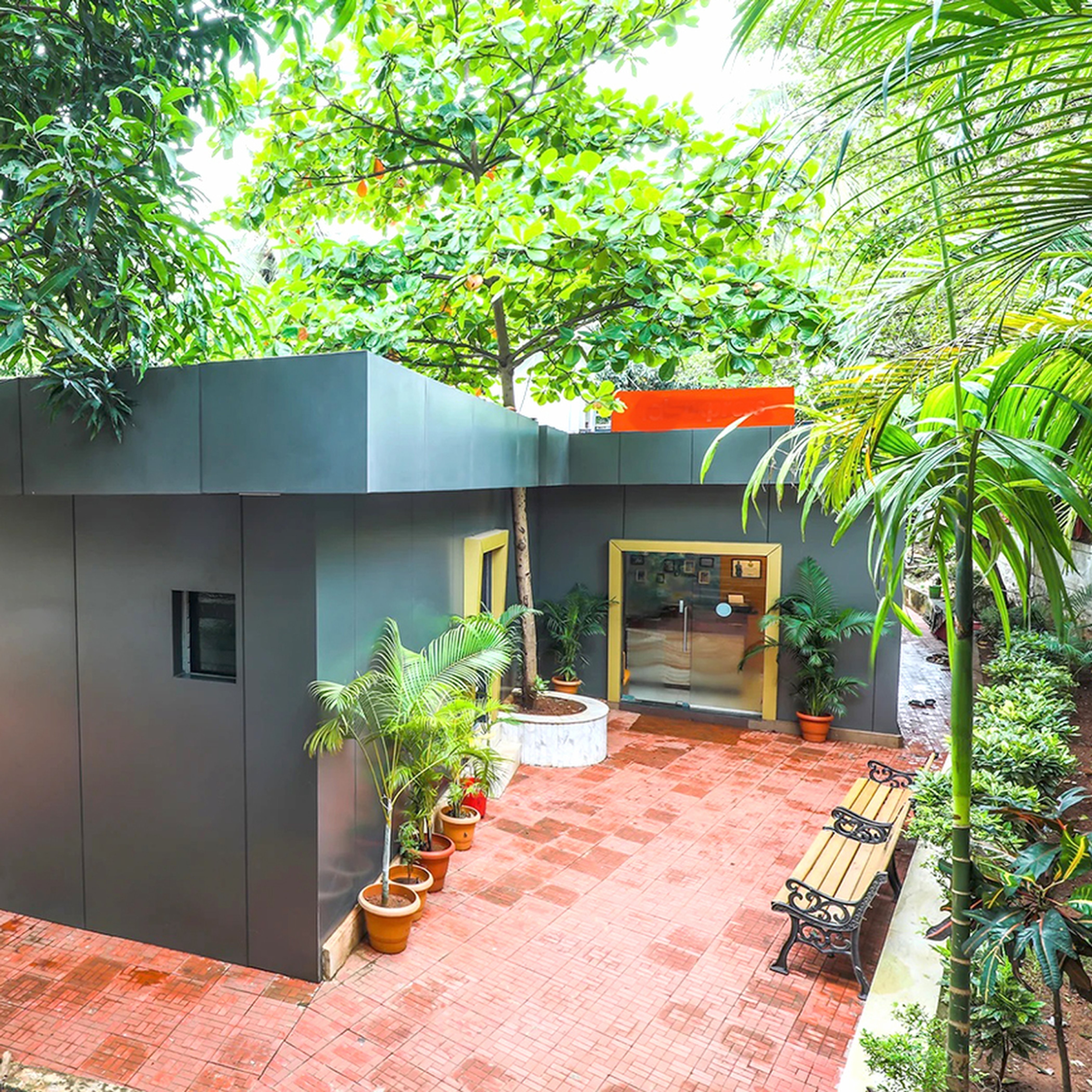 HOTEL BLISS EXECUTIVE - Tap to explore photos