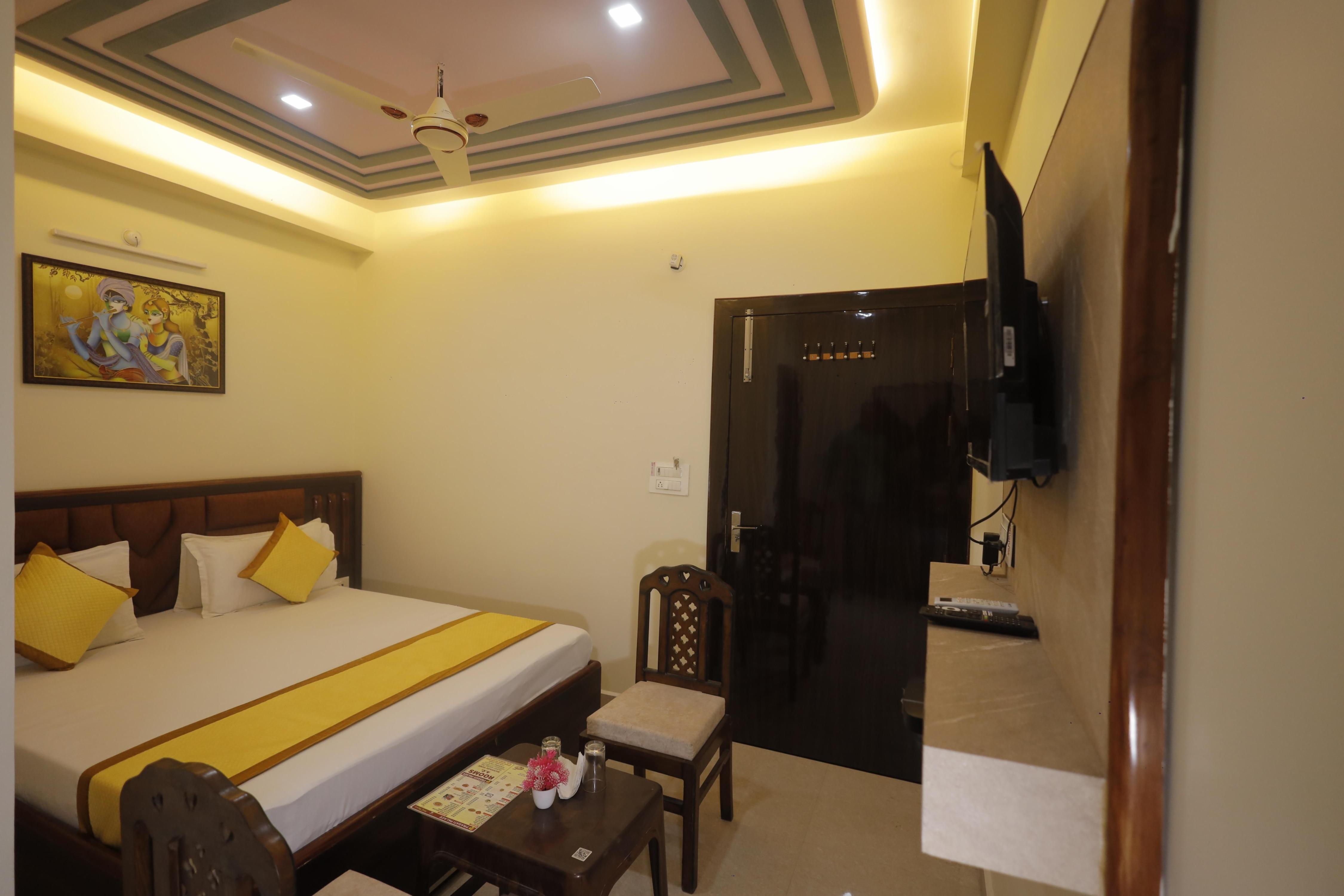 Hotel Pragati Palace - Tap to explore photos