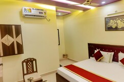 Hotel Pragati Palace