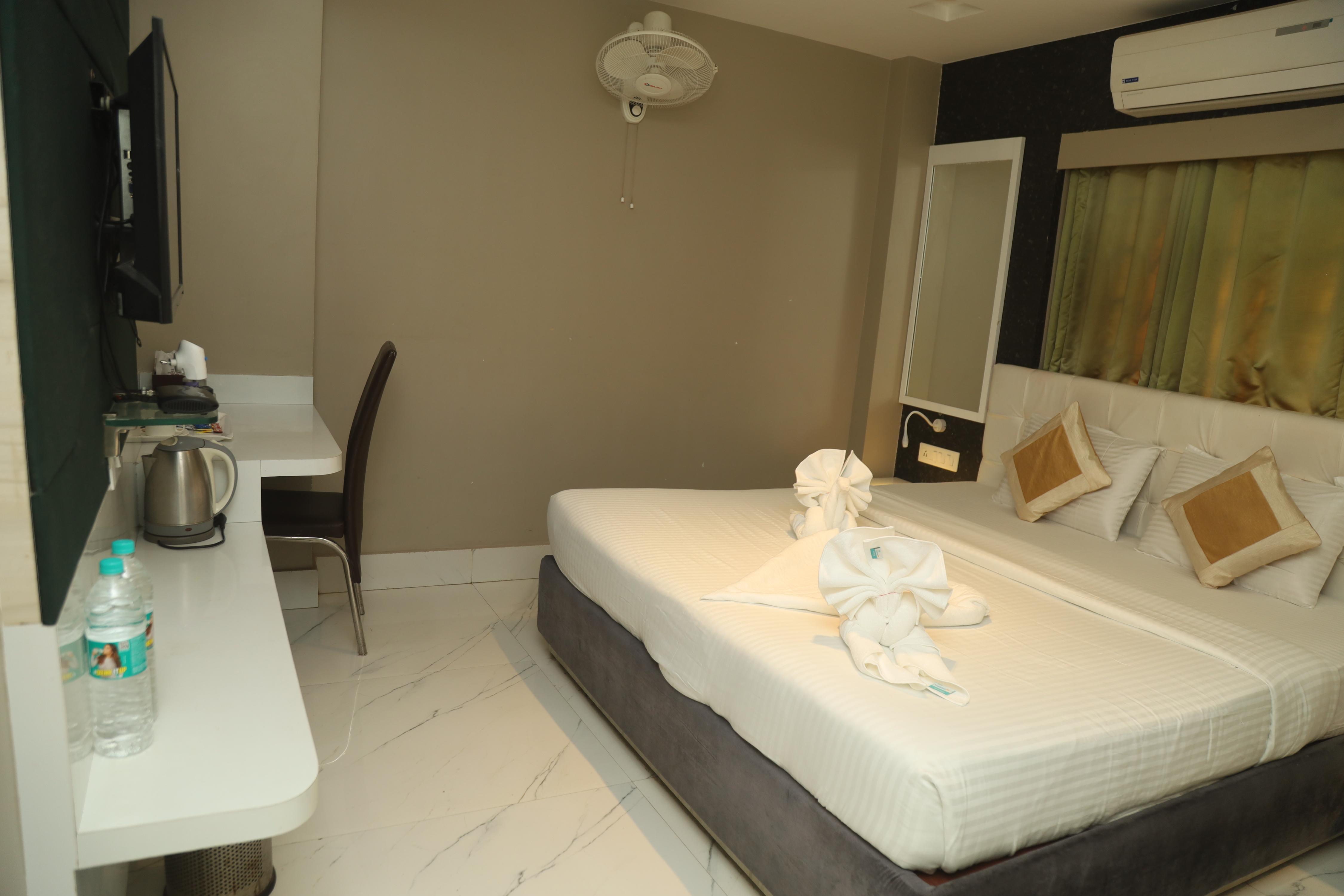 Geetanjali International Room Type - Deluxe Room