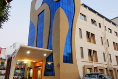 Hotel Aadhi