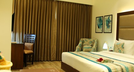 W J Grand Room Type - Deluxe Room with complimentary fruit platter W J Grand Room Type - Deluxe Room with complimentary fruit platter